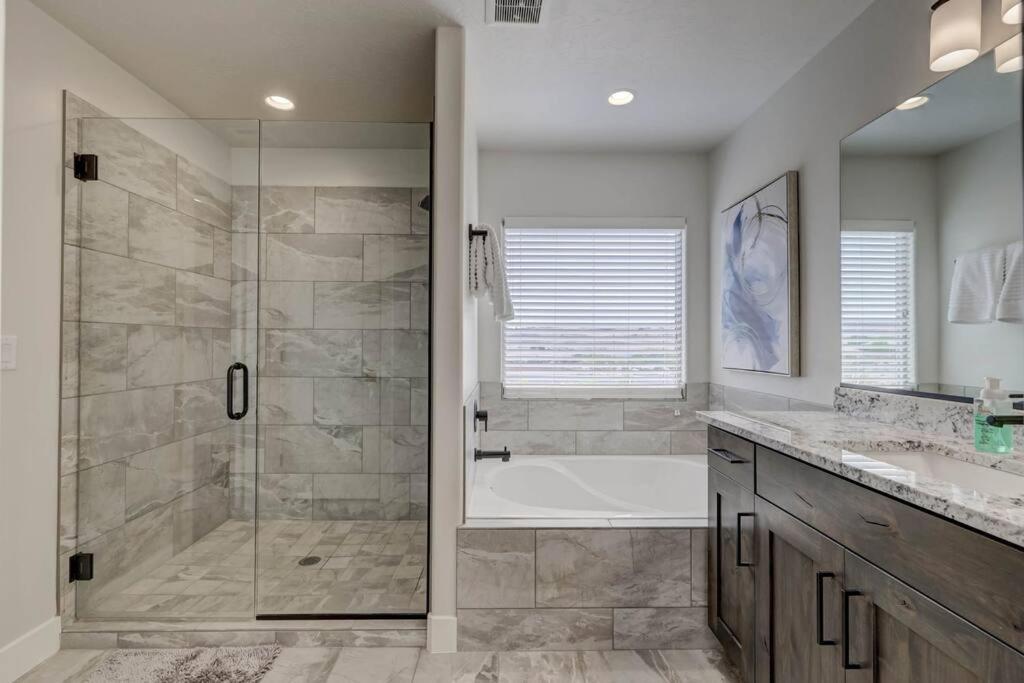 St George, Private Hot Tub/Patio, New Community Villa วอชิงตัน ภายนอก รูปภาพ