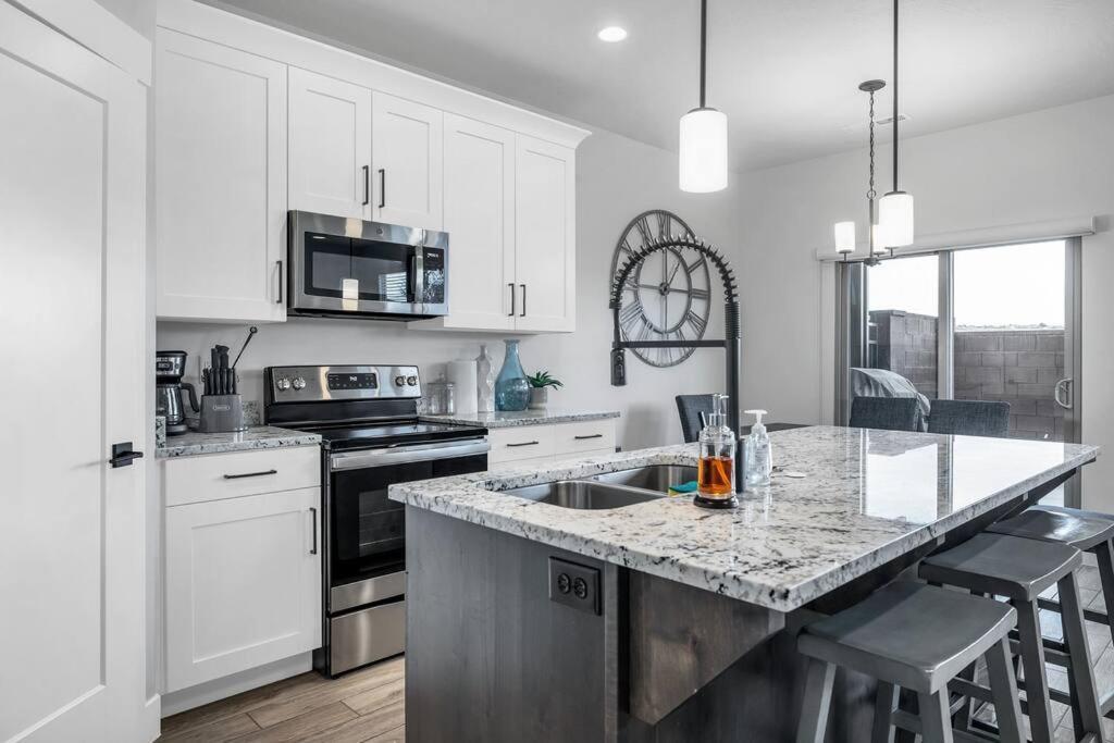 St George, Private Hot Tub/Patio, New Community Villa วอชิงตัน ภายนอก รูปภาพ